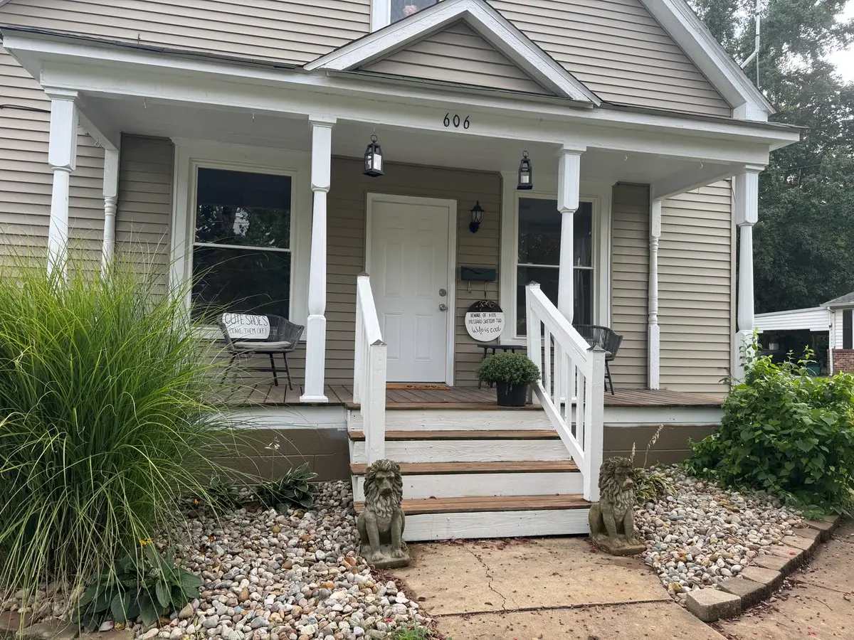 606 E Webster Street, Benton, IL 62812 - #1