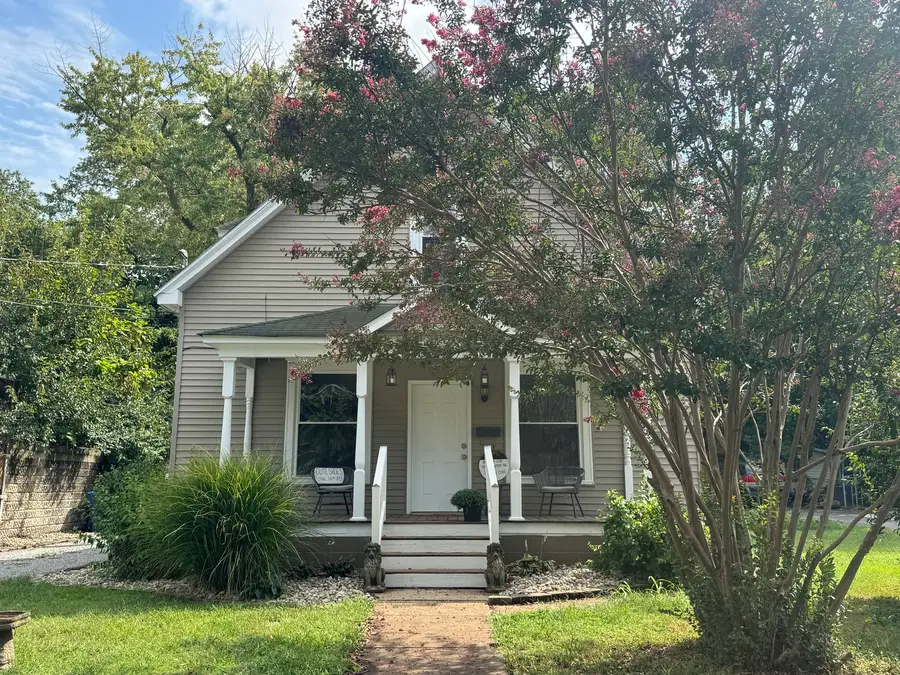 606 E Webster Street, Benton, IL 62812 - #3