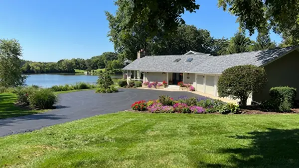 498 Lakepoint Drive, Barrington, IL 60010