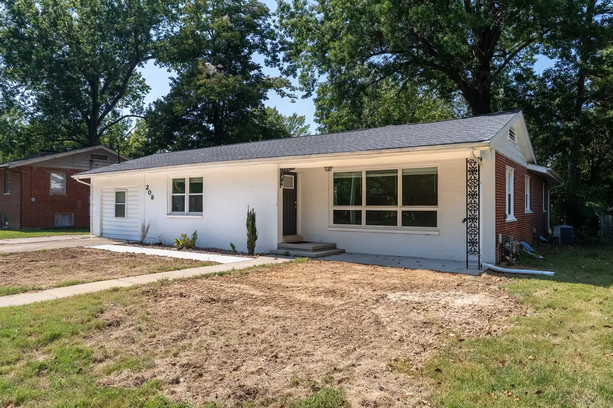 208 S Pine Lane, Carbondale, IL 62901 - #1