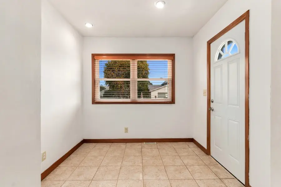 252 E 2nd Street, Oglesby, IL 61348 - #2