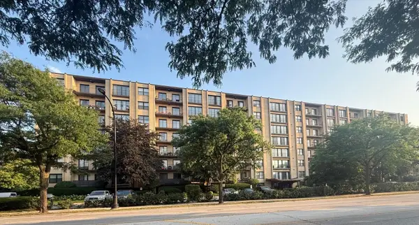 4601 W Touhy Avenue #506, Lincolnwood, IL 60712