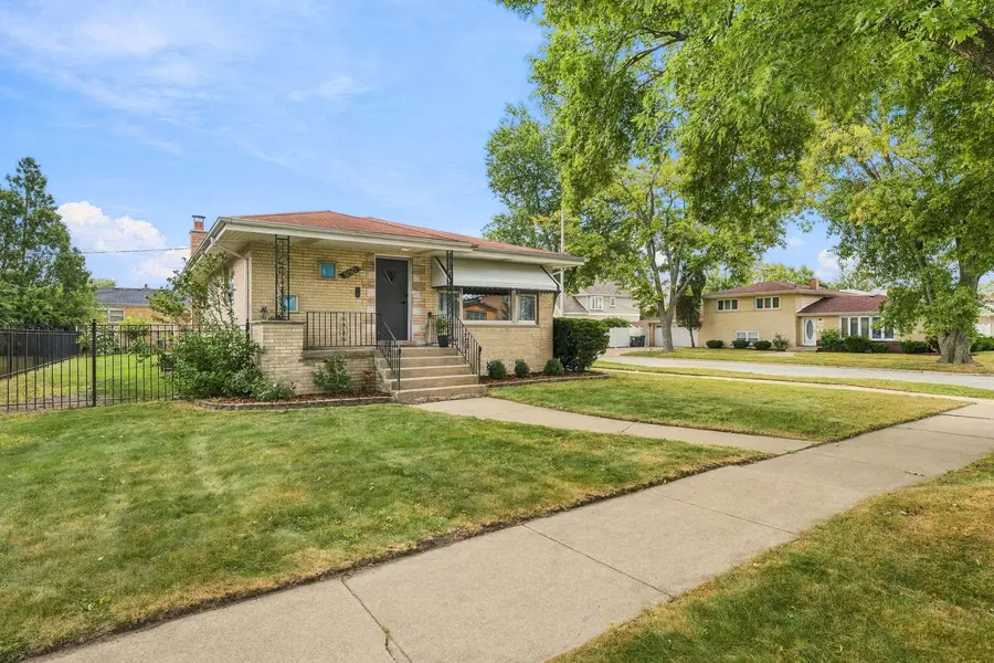 10521 Lavergne Avenue, Oak Lawn, IL 60453 - #2