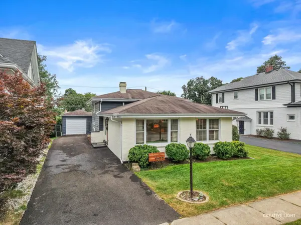 1022 E Jefferson Avenue, Wheaton, IL 60187