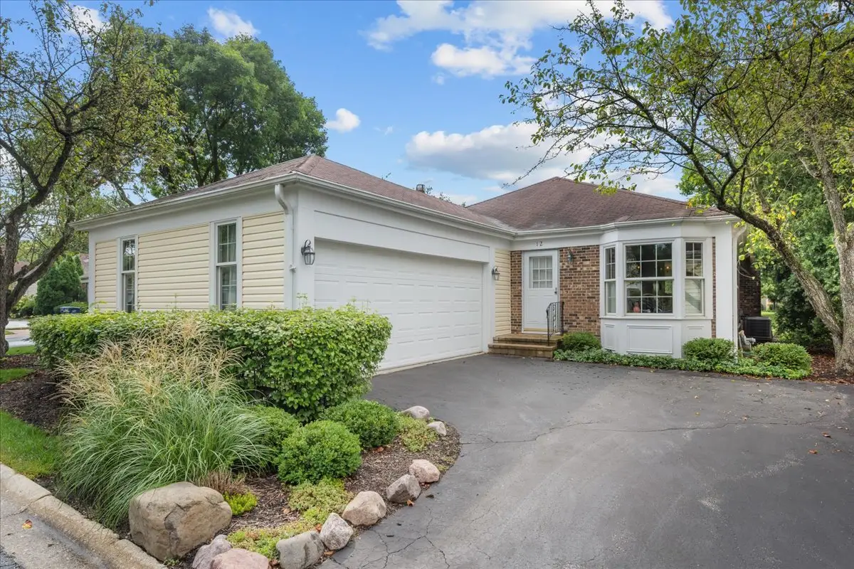 12 The Court Of Lagoon View, Northbrook, IL 60062 - #1