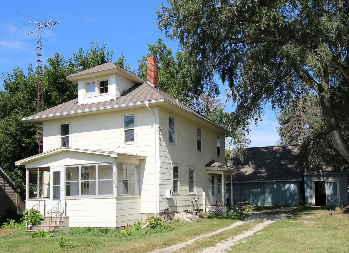 320 E Railroad, Leland, IL 60531 - #1