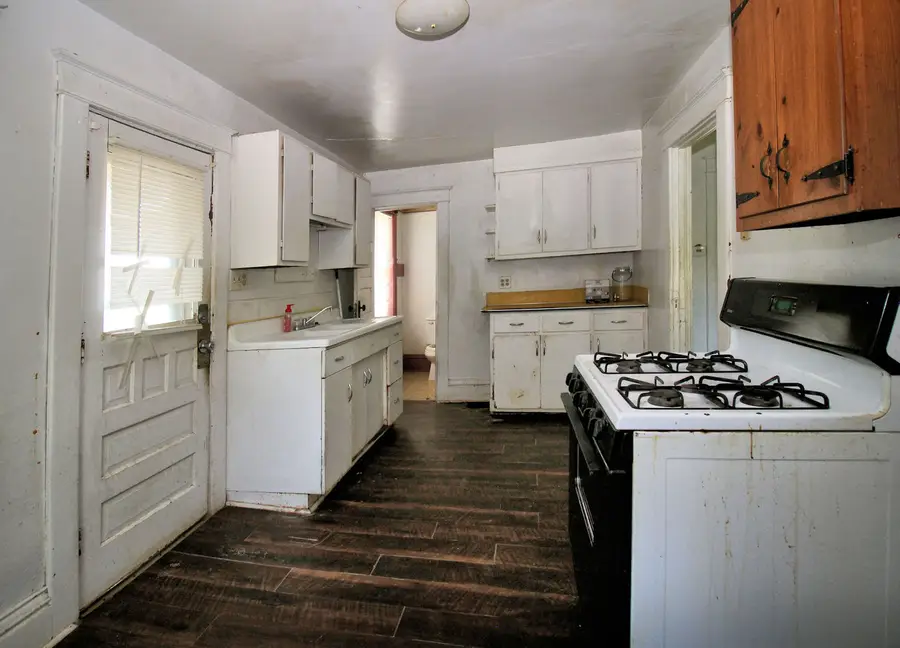 320 E Railroad, Leland, IL 60531 - #3