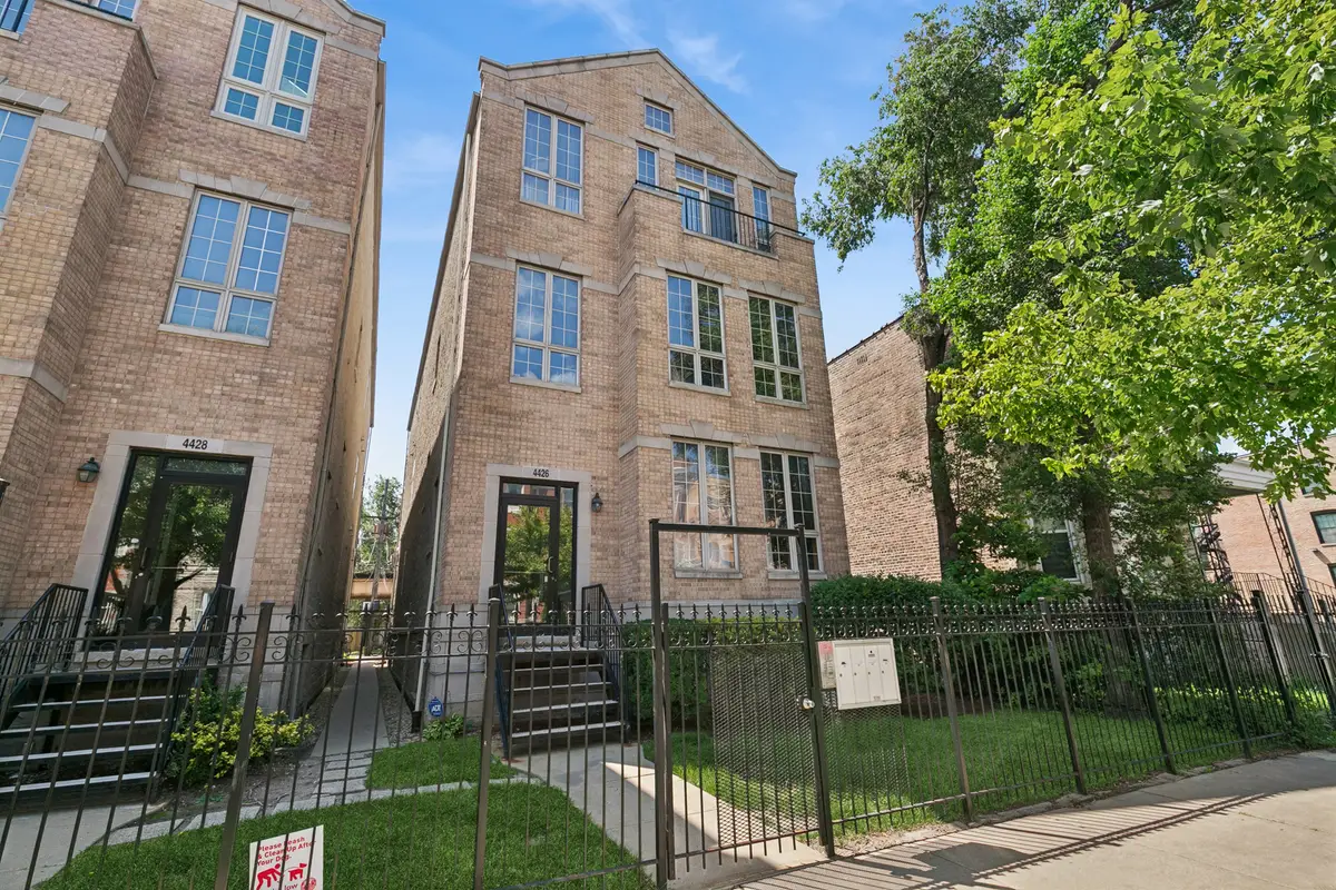 4426 S Calumet Avenue, Chicago, IL 60653 - #1
