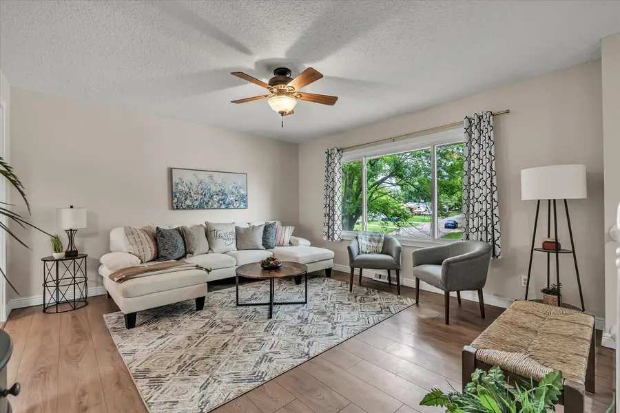 2207 Waveland Drive, Bettendorf, IA 52722 - #2