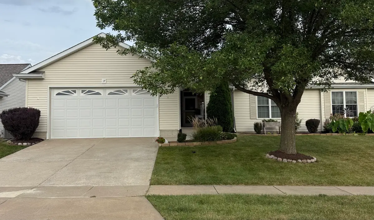 17 Madison Circle #17, Davenport, IA 52806 - #1