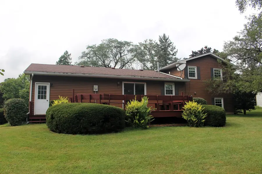 1119 E Clinton Avenue, Farmer City, IL 61842 - #2