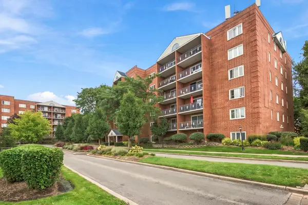 6530 W Irving Park Road #501, Chicago, IL 60634