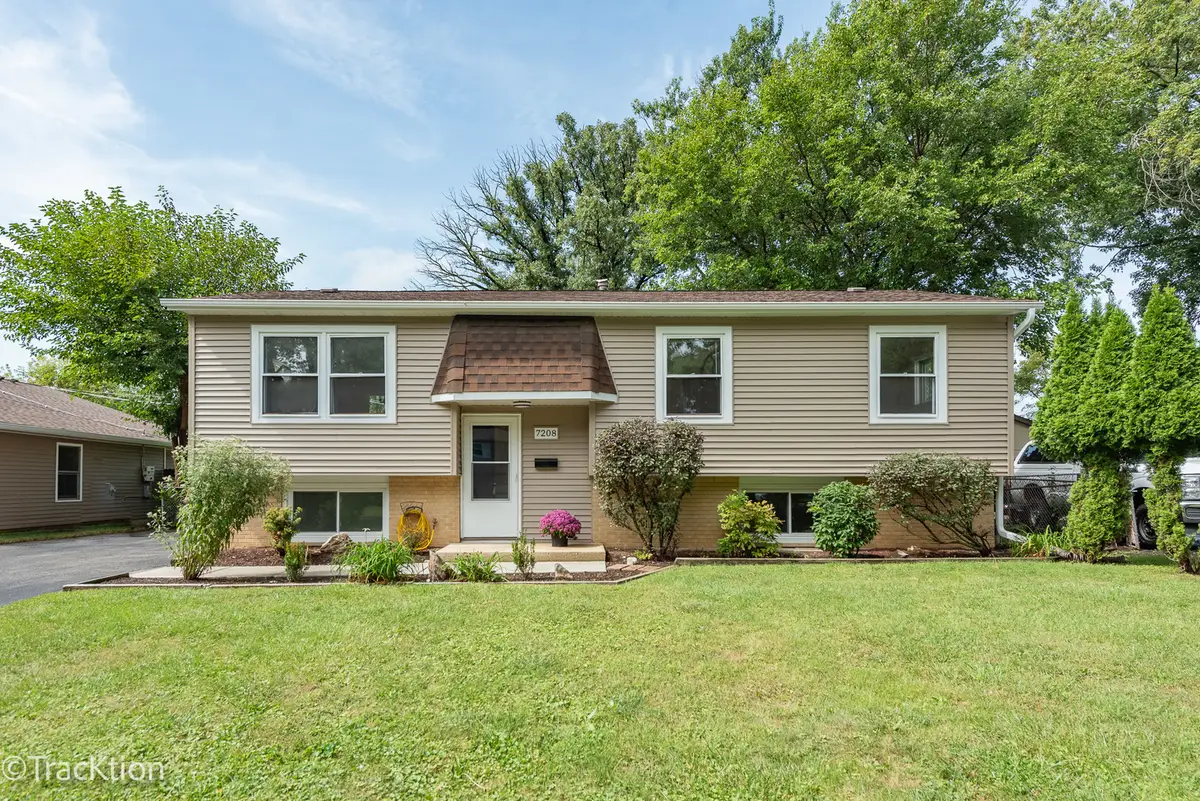 7208 Sprucewood Avenue, Woodridge, IL 60517 - #1