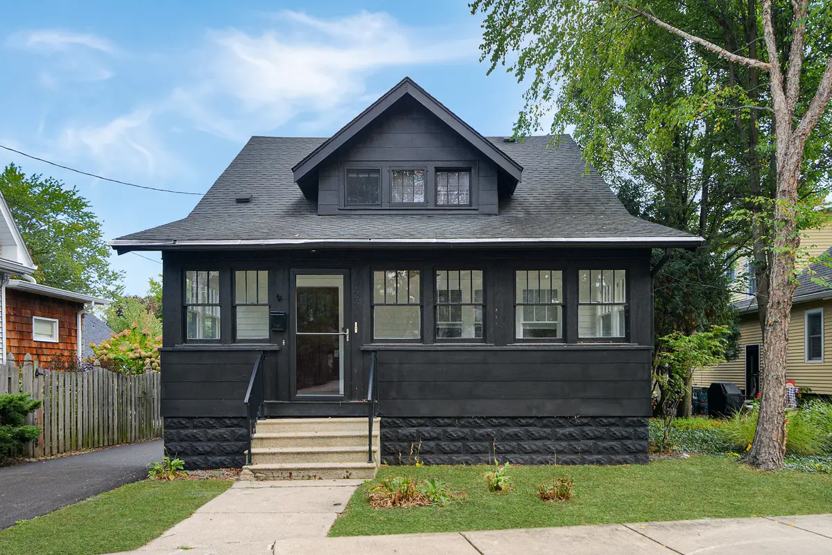 724 S 5th Street, Saint Charles, IL 60174 - #1