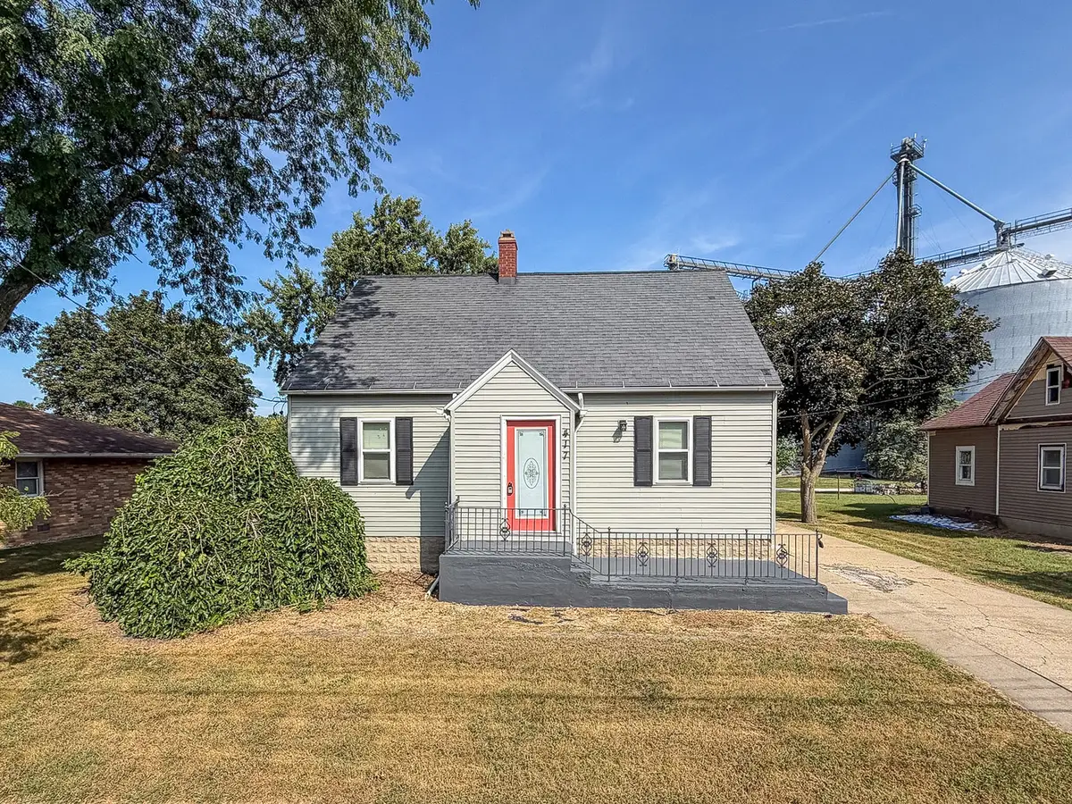 417 W Garfield Avenue, Cissna Park, IL 60924 - #1