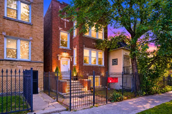 7949 S Marquette Avenue, Chicago, IL 60617