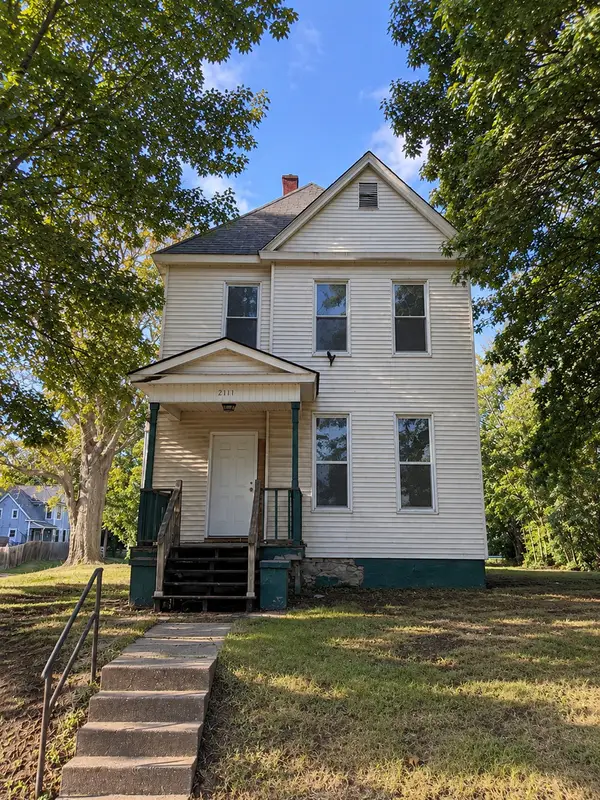 930 W 14th Street, Davenport, IA 52804