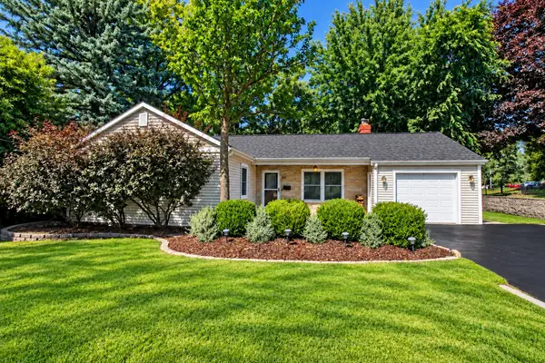 60 E Terra Cotta Avenue, Crystal Lake, IL 60014