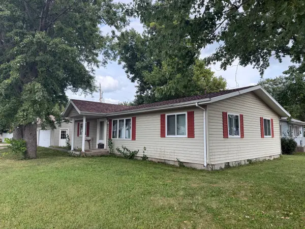 207 S Embarras Street, Tuscola, IL 61953