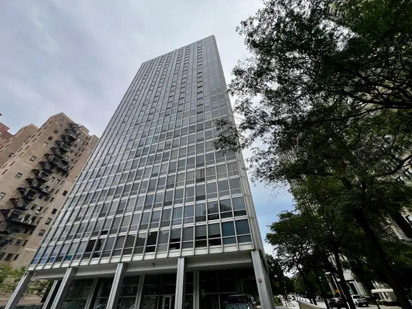 2400 N Lakeview Avenue #1007, Chicago, IL 60614