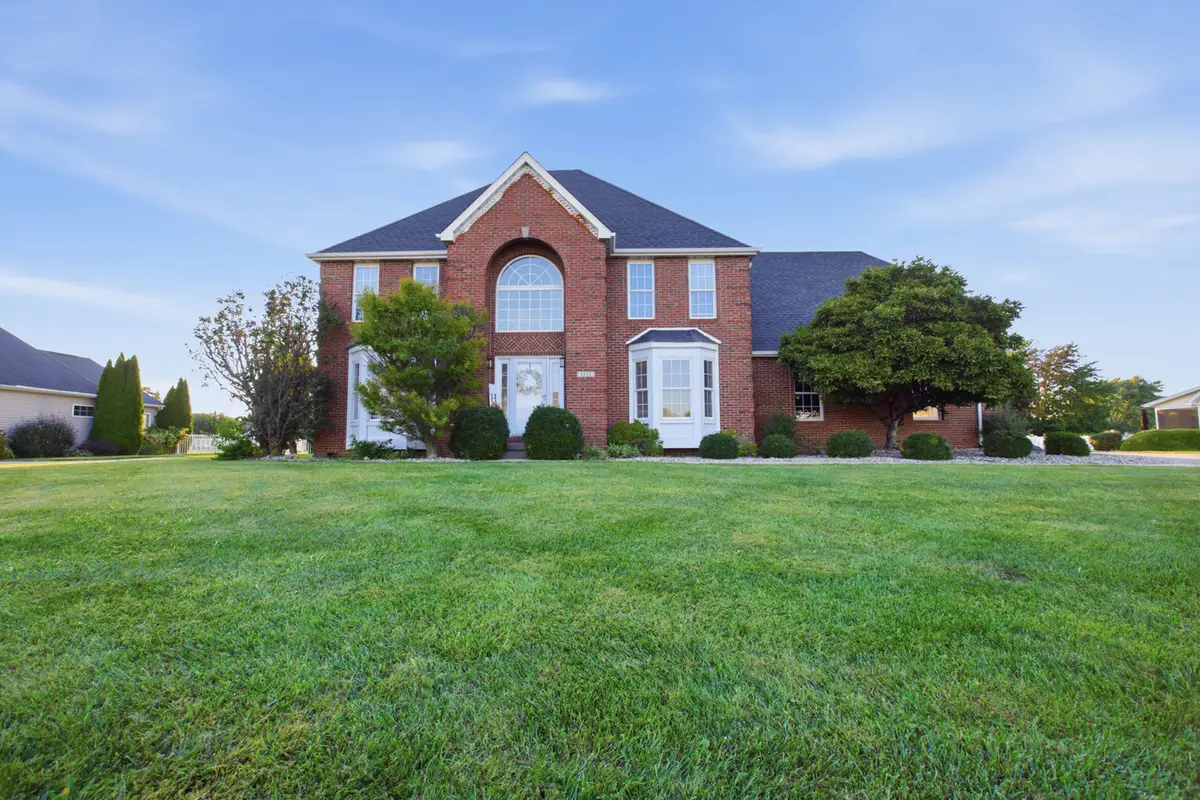 1521 Broadmoor, Mattoon, IL 61938 - #1