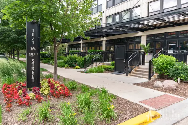 1071 W 15th Street #214, Chicago, IL 60608