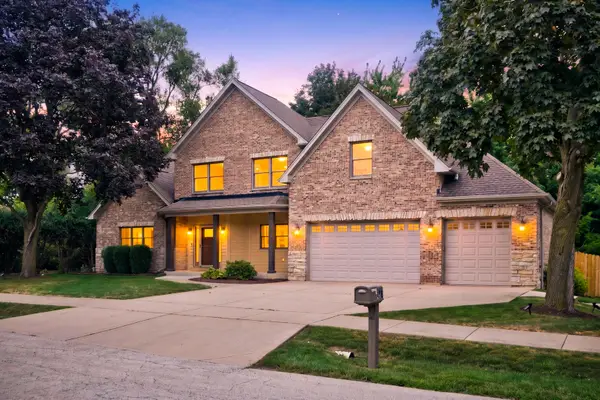 408 W Pine Avenue, Roselle, IL 60172