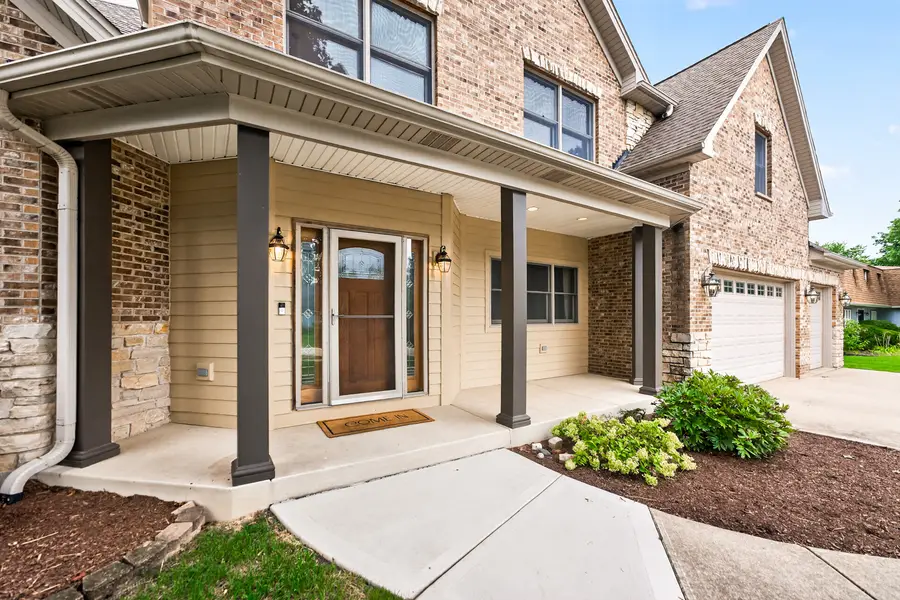408 W Pine Avenue, Roselle, IL 60172 - #2