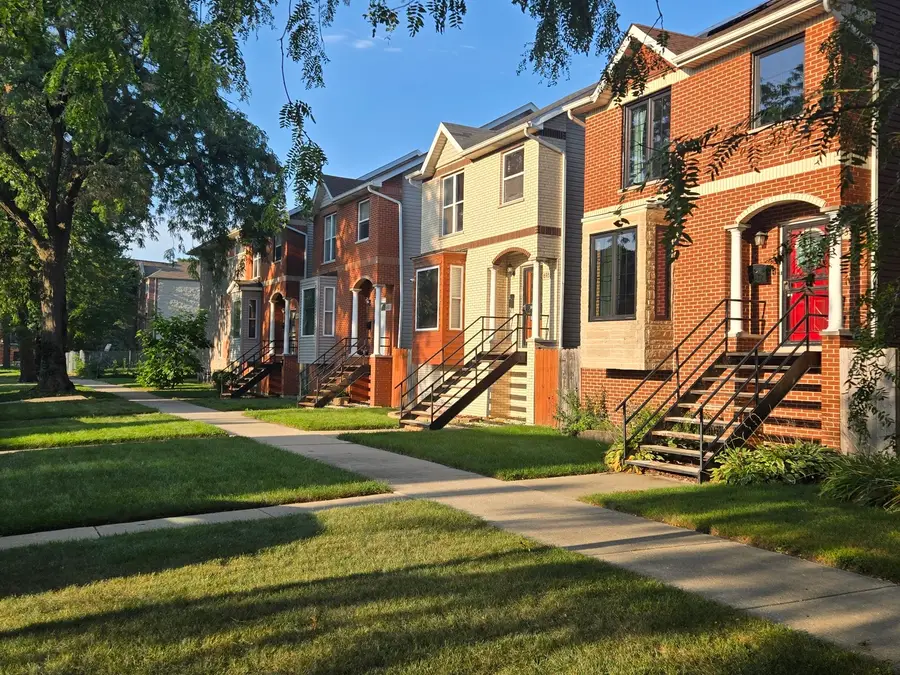 6941 S Cornell Avenue, Chicago, IL 60649 - #2