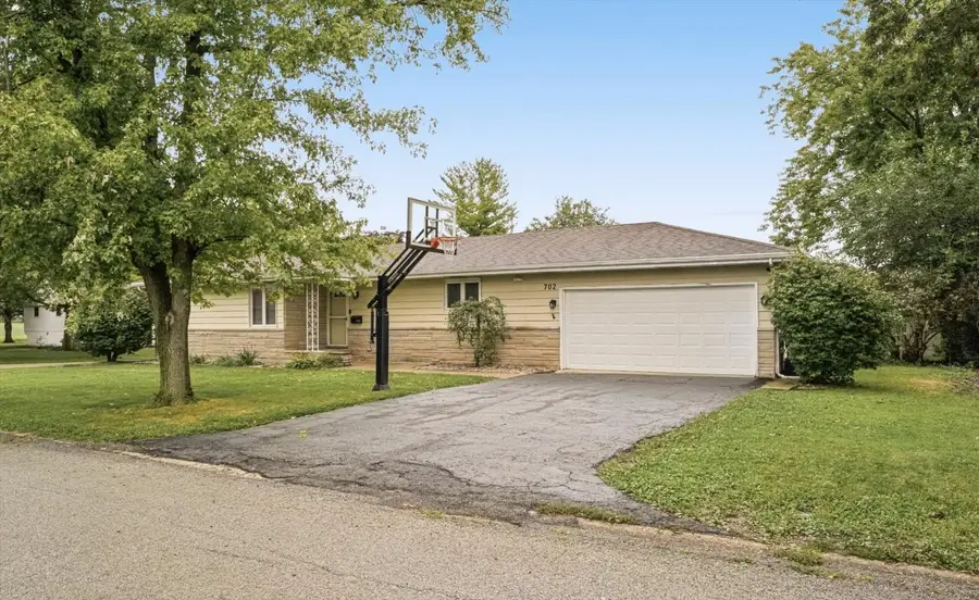 702 Wilson Avenue, Hoopeston, IL 60942 - #2