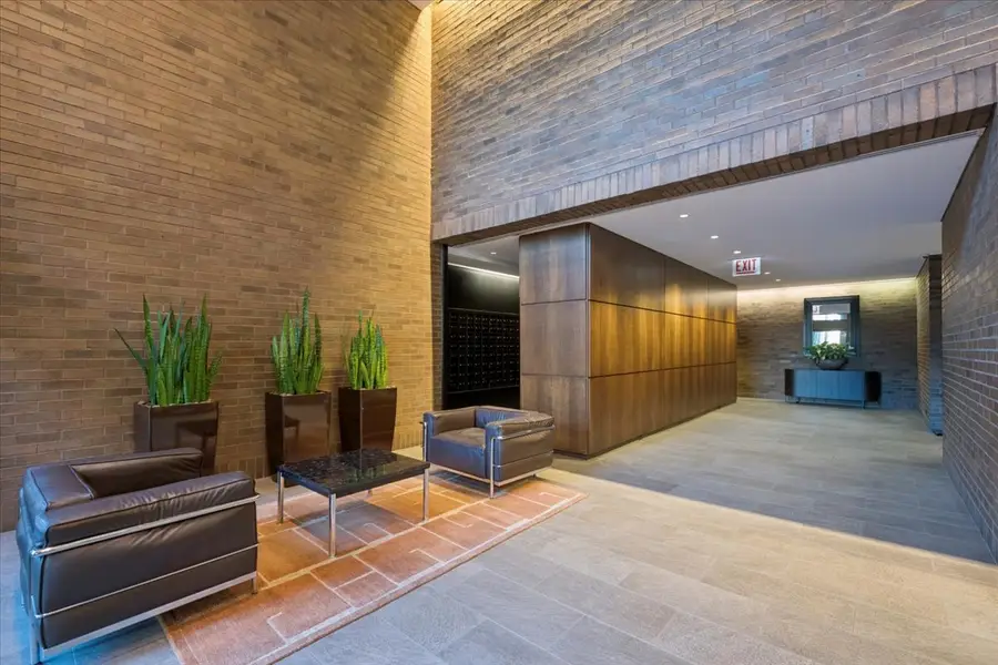 2650 N Lakeview Avenue #303, Chicago, IL 60614 - #3