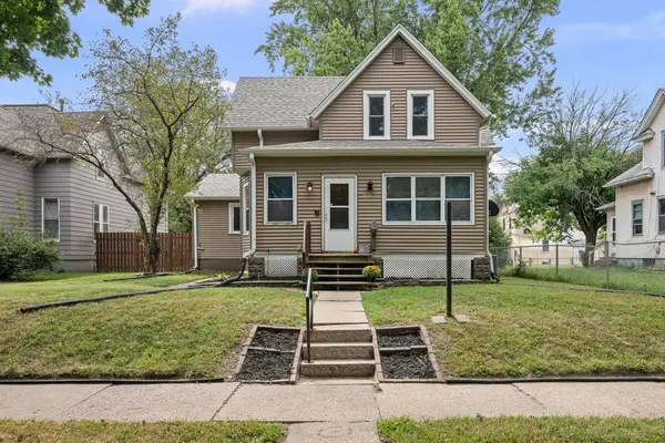 2117 Claussen Street, Davenport, IA 52802