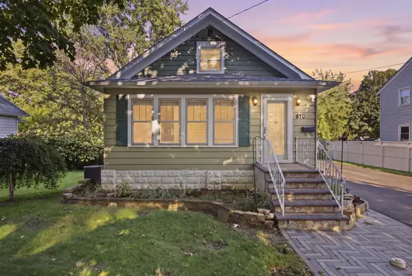 810 Wheeler Street, Woodstock, IL 60098