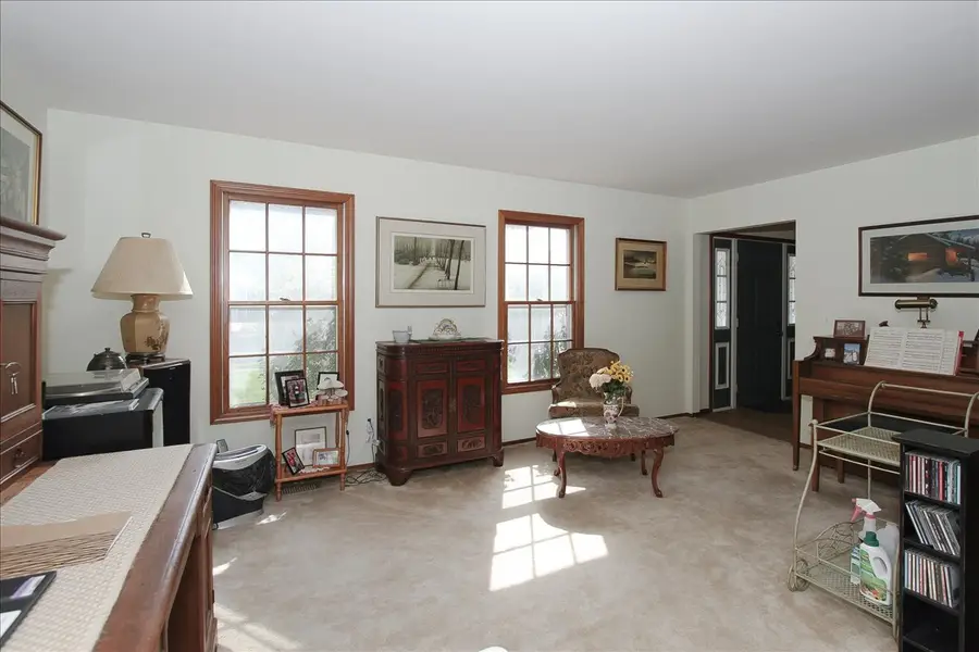 586 Liberty Avenue, South Elgin, IL 60177 - #3
