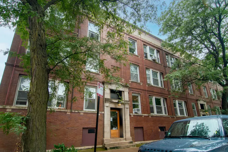 1057 W Berwyn Avenue #3, Chicago, IL 60640 - #2