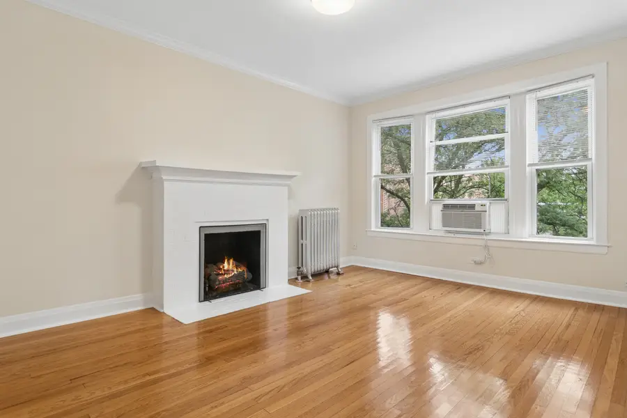 1057 W Berwyn Avenue #3, Chicago, IL 60640 - #3