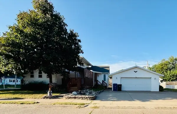 2358 W Lombard Street, Davenport, IA 52804