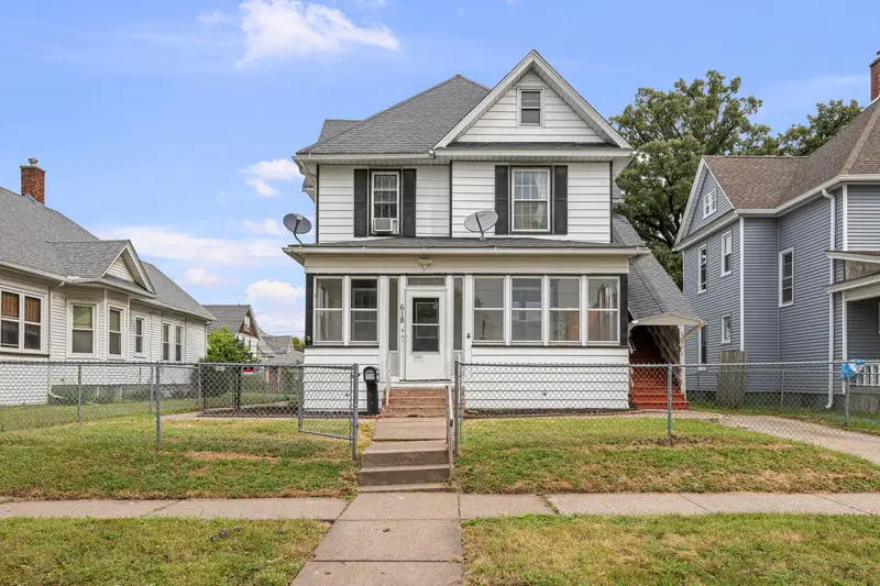 618 W 17th Street, Davenport, IA 52803 - #1