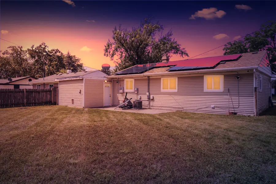 27 Cardinal Lane, Carpentersville, IL 60110 - #3
