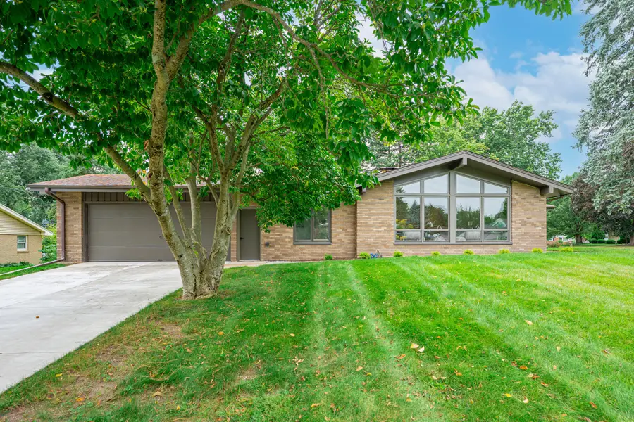 5075 Welsh Road, Rockford, IL 61107 - #2