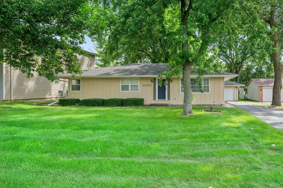 6705 Clarendon Hills Road, Darien, IL 60561 - #1