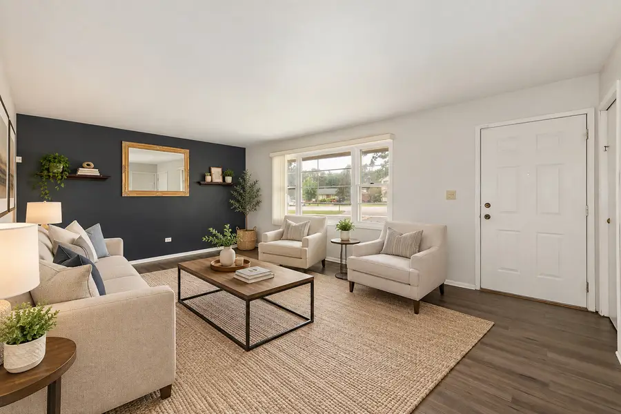 6705 Clarendon Hills Road, Darien, IL 60561 - #3