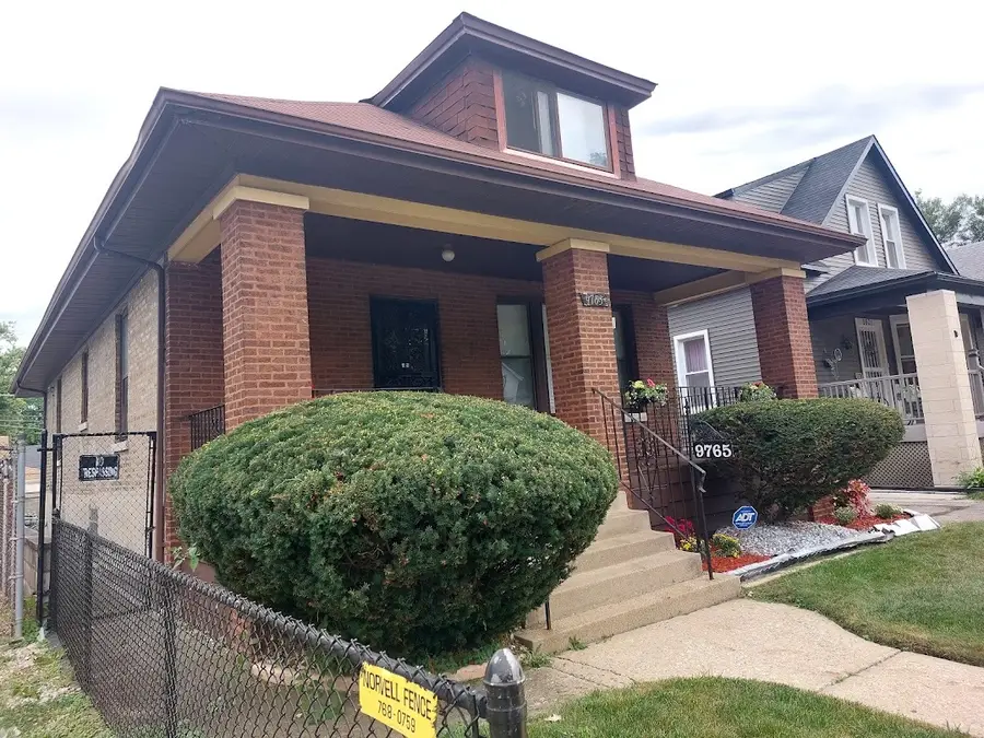9765 S Winston Avenue, Chicago, IL 60643 - #3