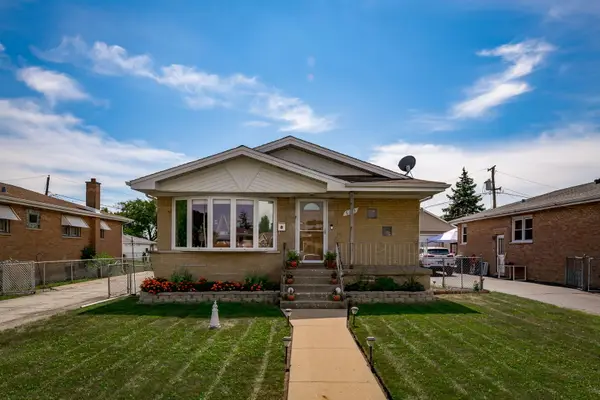 6113 W 80th Place, Burbank, IL 60459