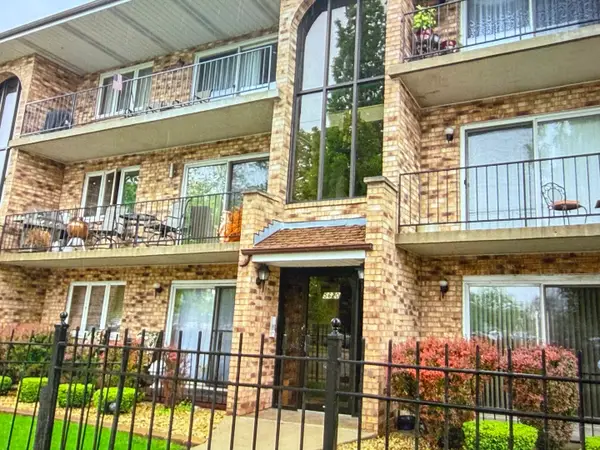 5620 S Narragansett Avenue #2B, Chicago, IL 60638