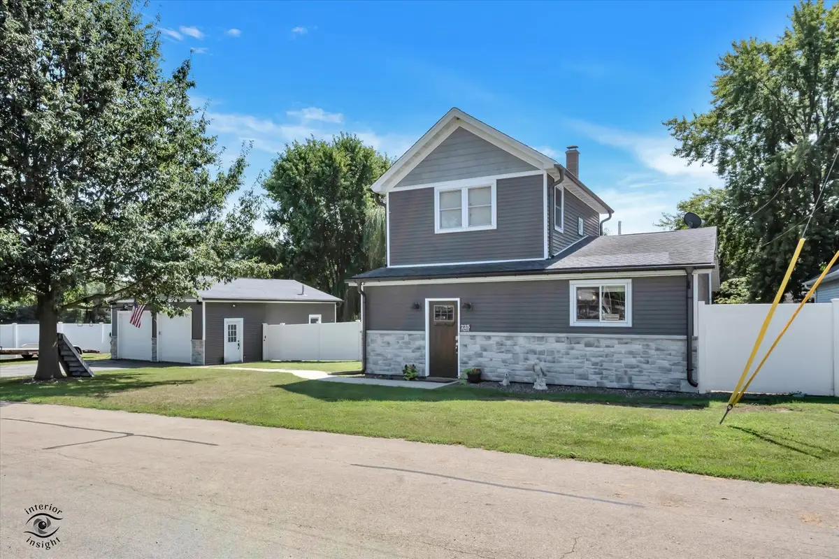 225 E Church Street, Sheridan, IL 60551 - #1