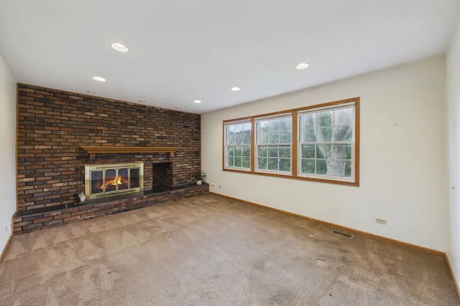848 Clohesey Drive, Buffalo Grove, IL 60089 - #3