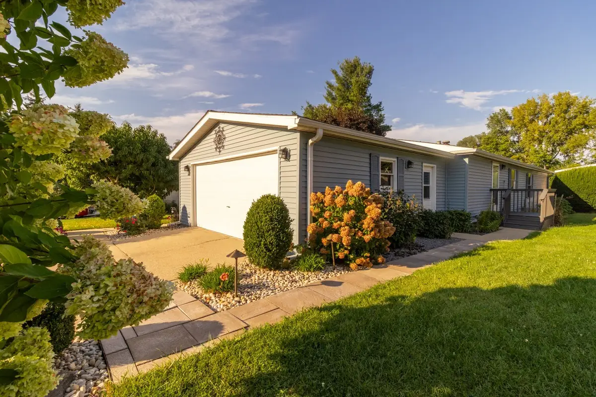610 Eastwood Lane, Belvidere, IL 61008 - #1