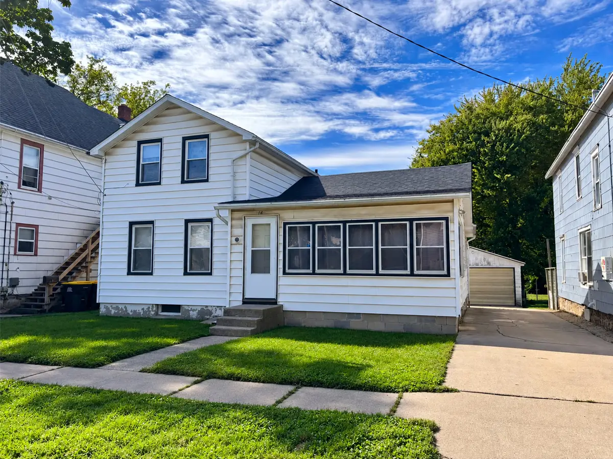 714 S Walnut Avenue, Freeport, IL 61032 - #1