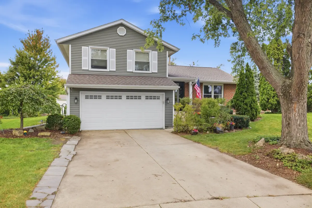 10 Canterbury Court, Streamwood, IL 60107 - #1